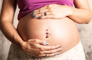 meglio tenere sotto controllo le infezioni da piercing durante la gravidanza