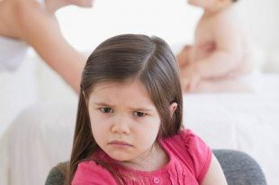 come evitare atteggiamenti negativi e gelosia del primogenito quando arriva il secondo figlio