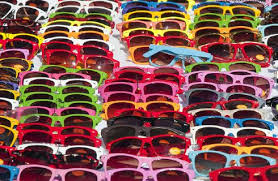 occhiali da sole venditori ambulanti